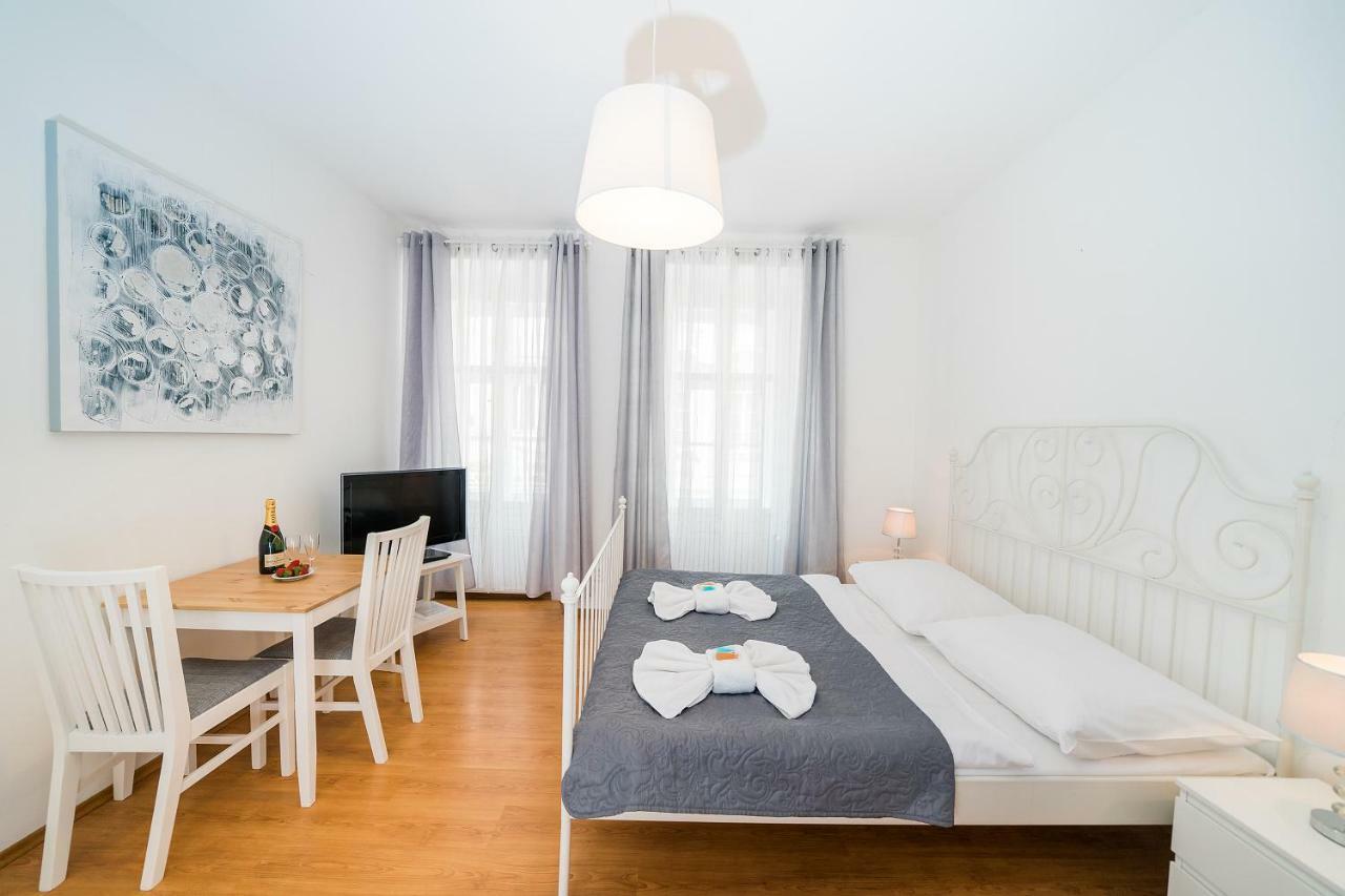 Apartments Pushkin Praha Bagian luar foto