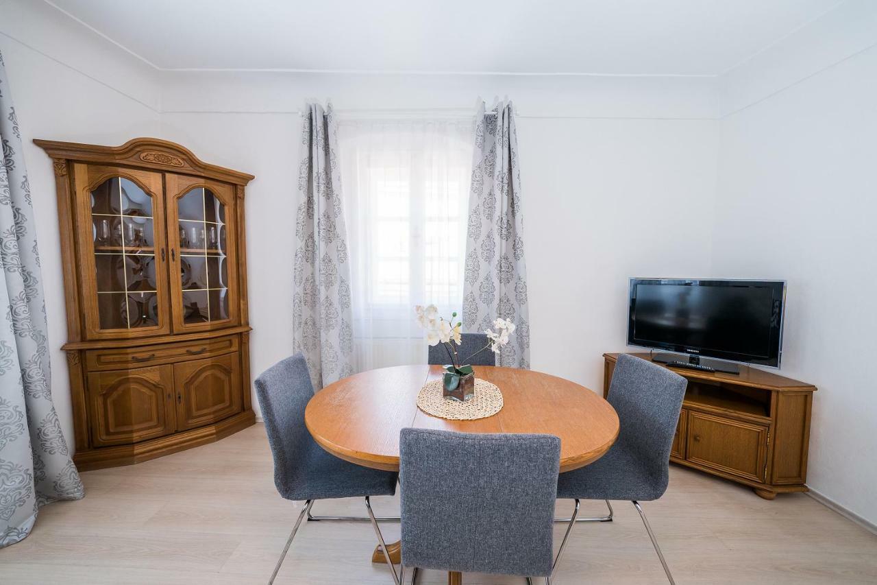Apartments Pushkin Praha Bagian luar foto
