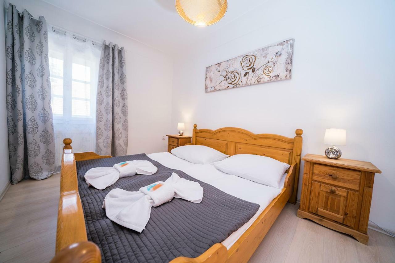 Apartments Pushkin Praha Bagian luar foto